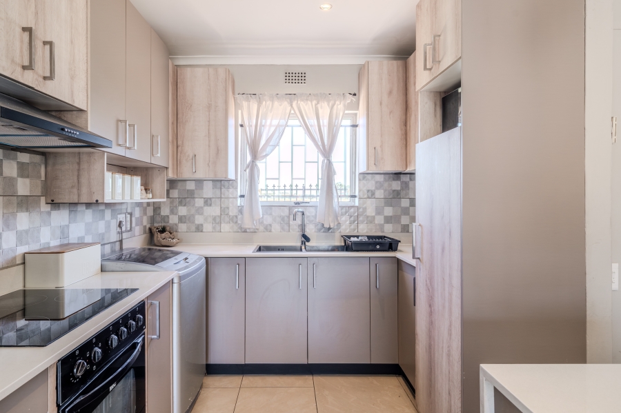 5 Bedroom Property for Sale in Ottery Western Cape